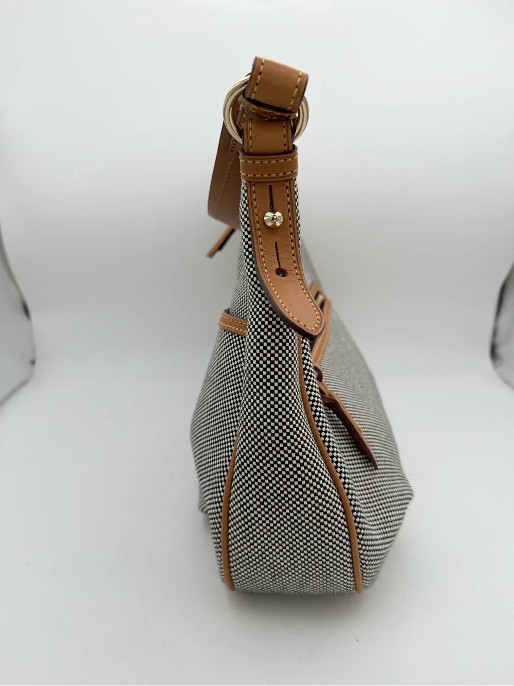 Dooney & Bourke women’s Birdseye East west Hobo shoulder bag fabric & leather - Picture 5 of 10